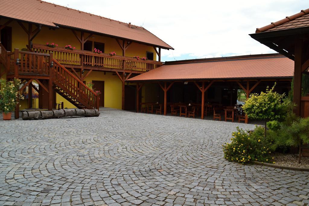 Penzion Mlyn Sedlec Exterior photo